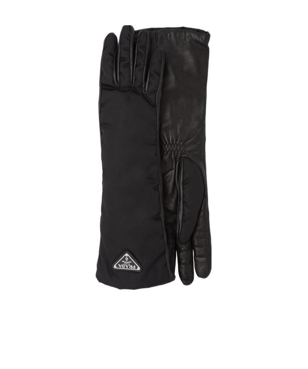 Prada Logo Plaque Gloves In Black