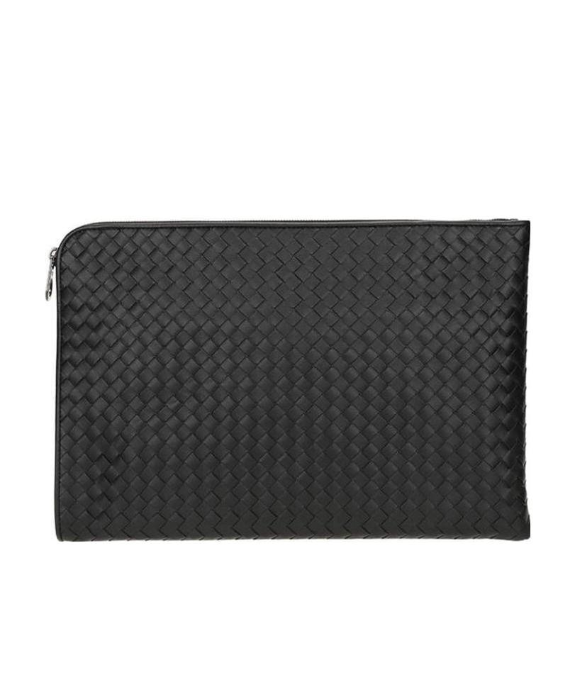 Bottega Veneta Intreciato Clutch In Black