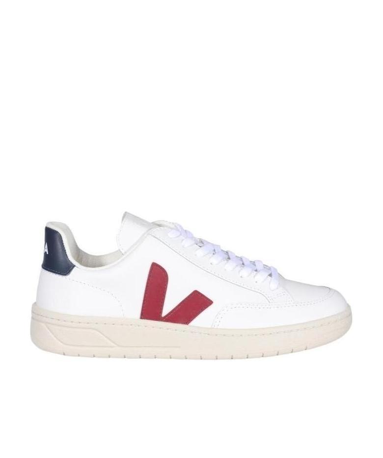 Veja Logo Casual Sports Shoes In White