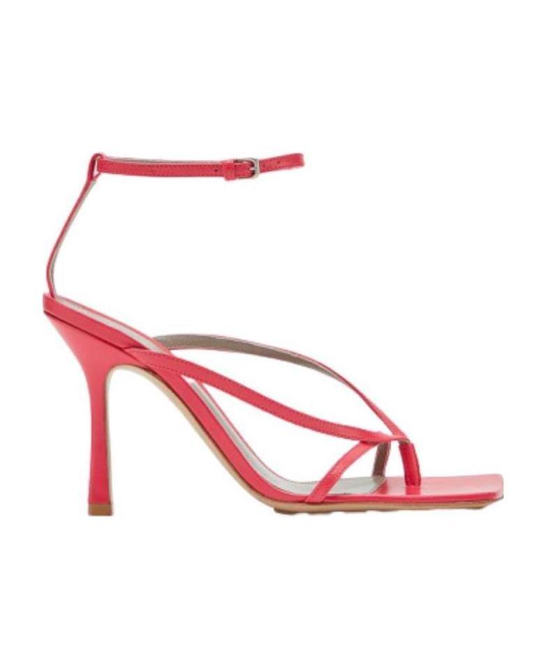 Bottega Veneta Woman Thong Sandal Fuchsia Size 6.5 Soft Leather In Red