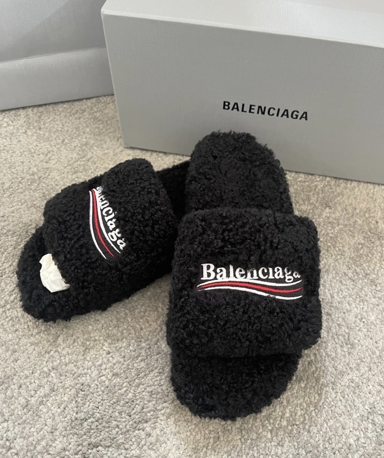 BALENCIAGA SANDALI FURRY SLIDE DA DONNA IN NERO