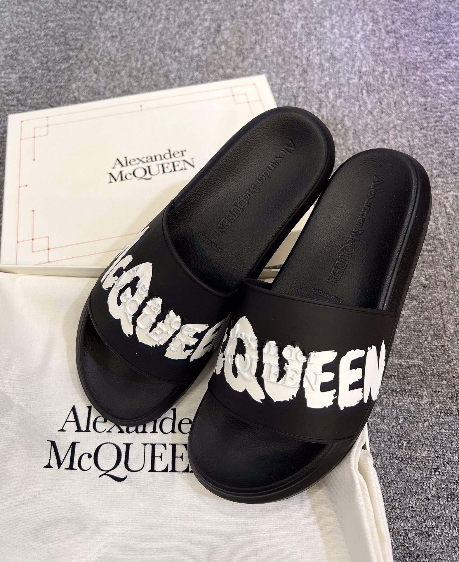 ALEXANDER MCQUEEN LOGO-PRINT OPEN TOE SLIDES