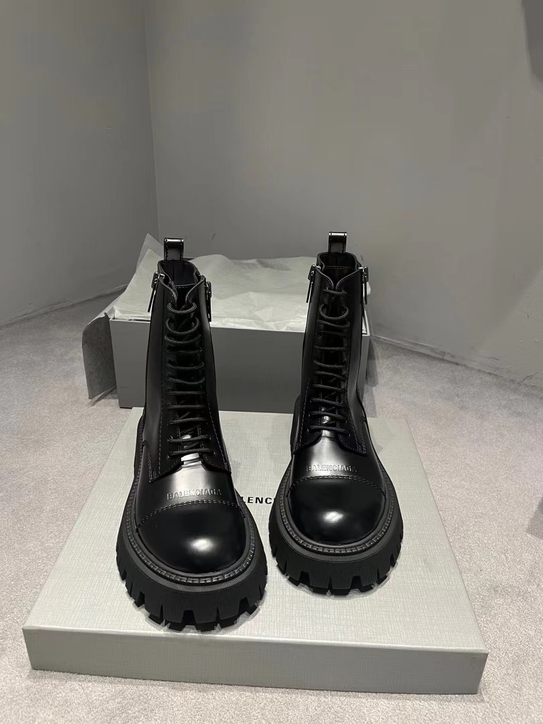 Balenciaga Tractor 20 Mm Lace-up Boots In Black