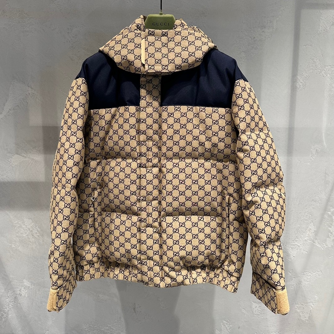 Gucci All-over Logo Print Puffer Coat In Nude
