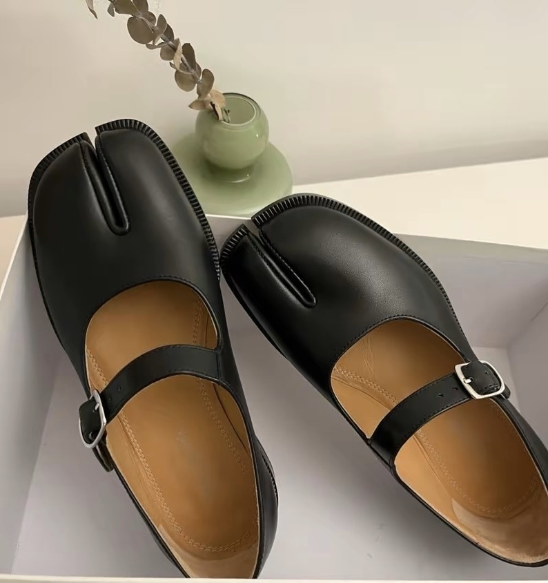 Shop Maison Margiela Tabi Leather Mary Jane Shoes In Black