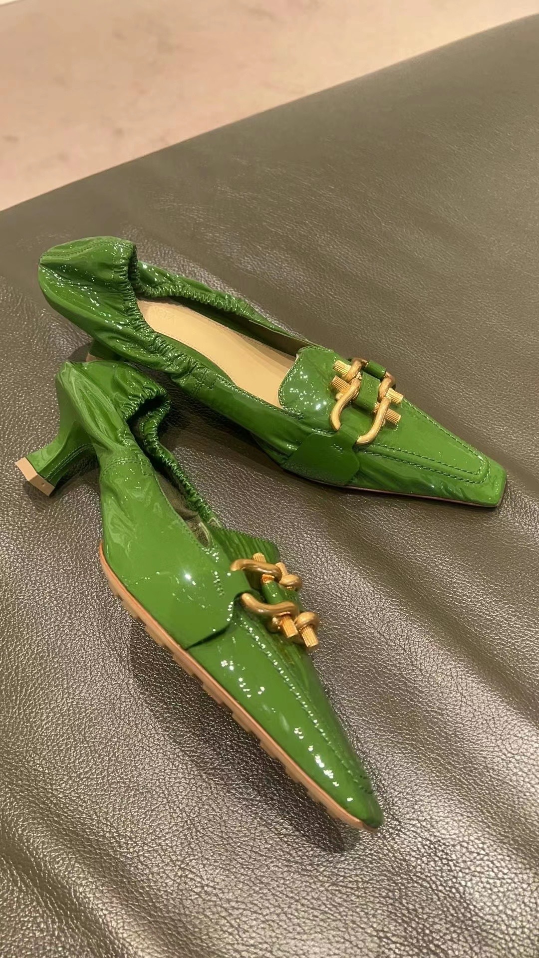 Bottega Veneta Logo Lacquered Leather High Heels In Green