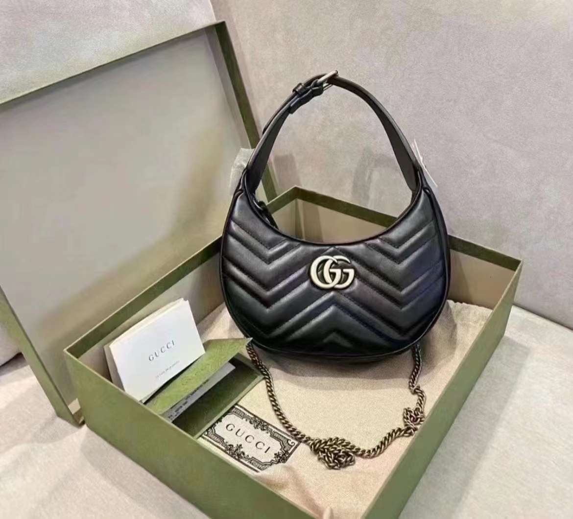 Gucci Gg Marmont Small Patent Shoulder Bag In Black
