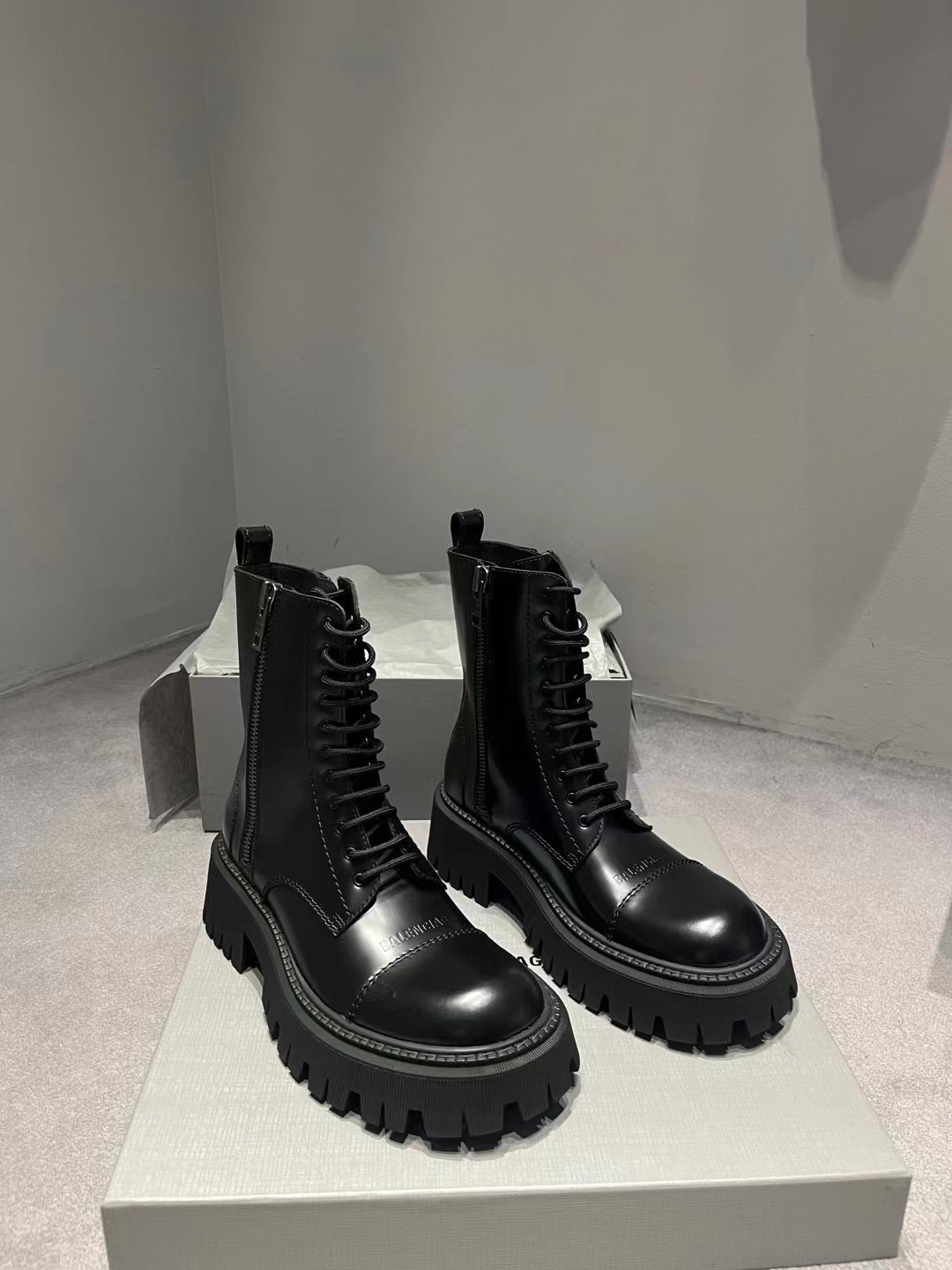 Balenciaga Tractor 20 Mm Lace-up Boots In Black