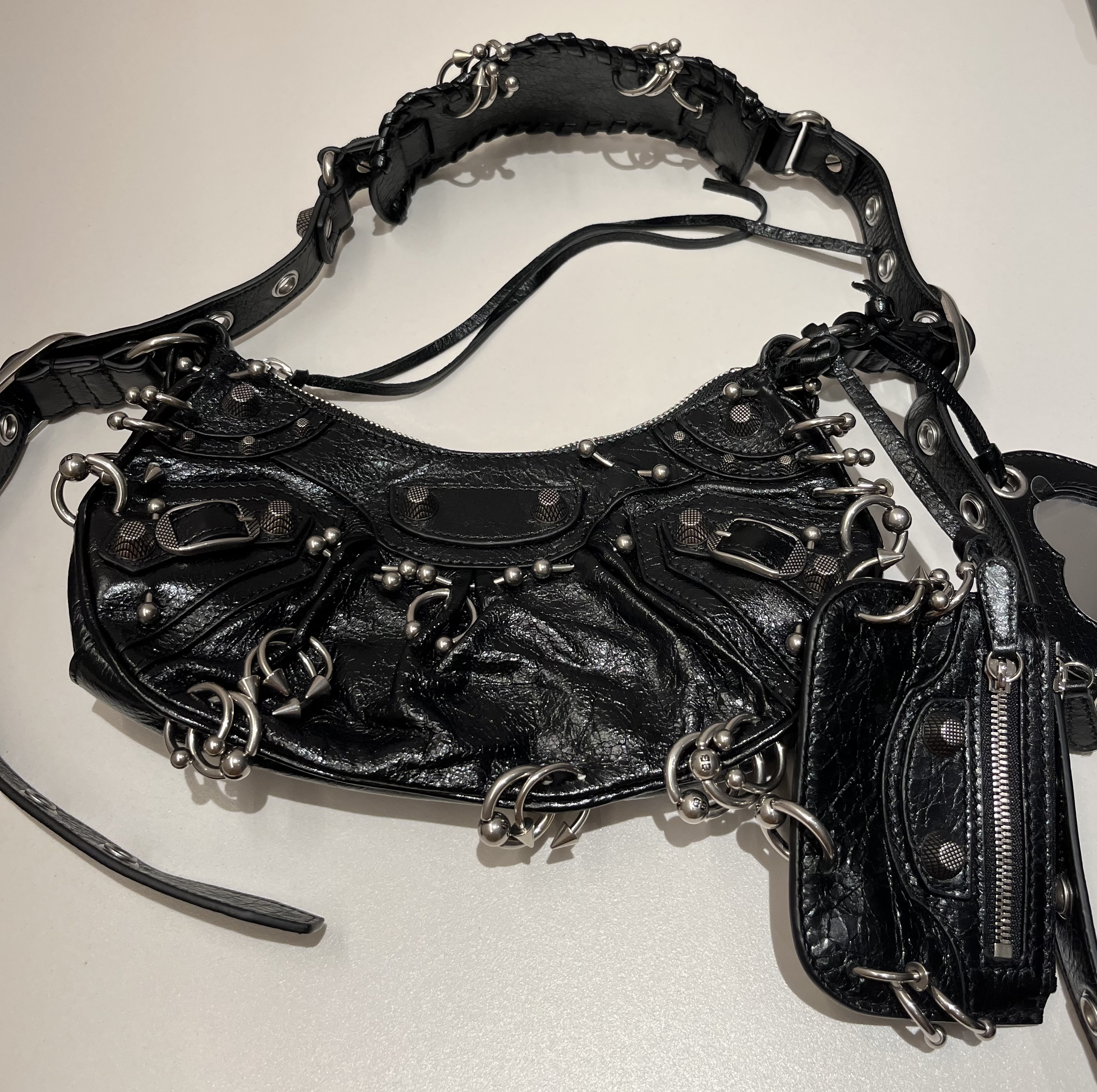 Balenciaga Green Leather Shoulder Handbag With Magnetic Closure And Metal Details In Black