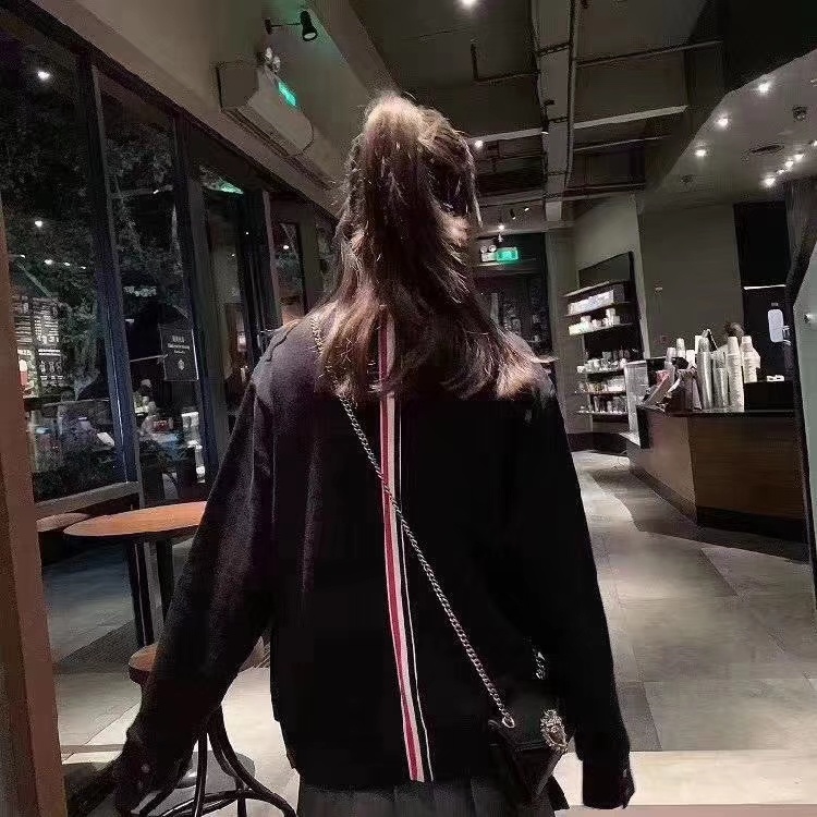 THOM BROWNE THOM BROWNE RWB-STRIPED CREWNECK SWEATSHIRT