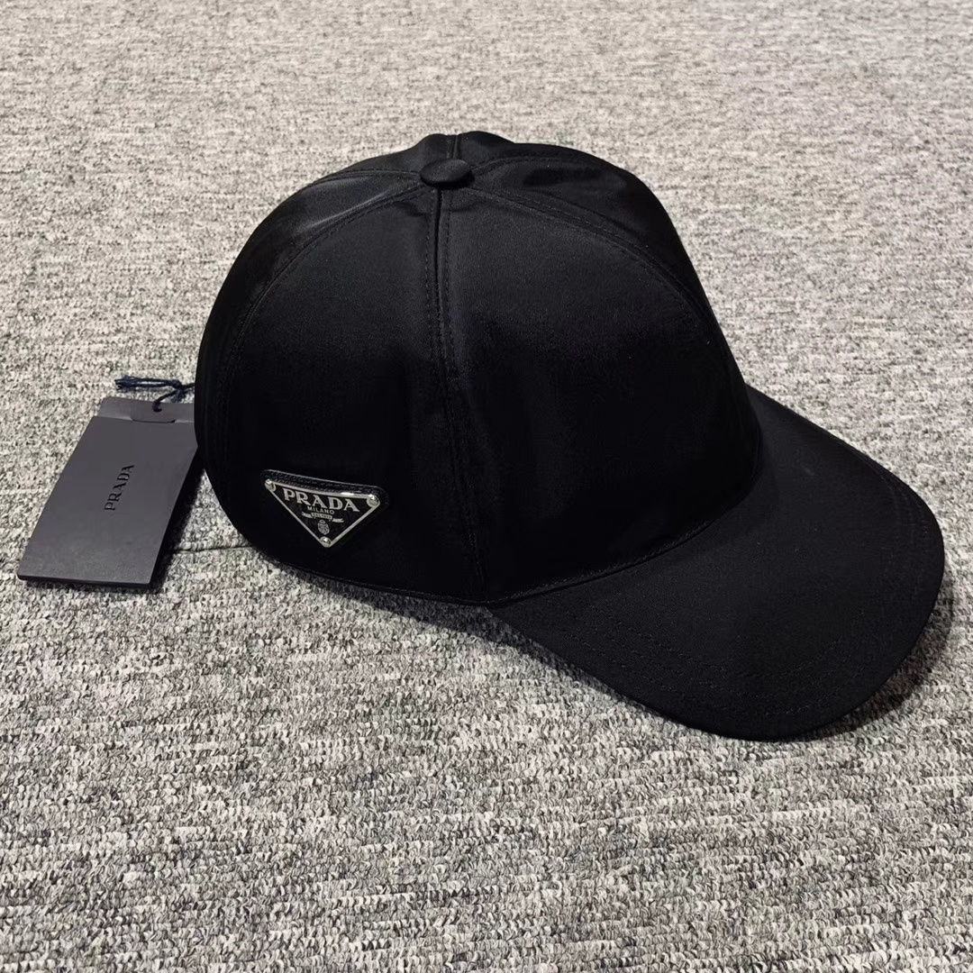 PRADA　キャップ Prada トライアングルロゴ キャップ | ブラック | FARFETCH JP