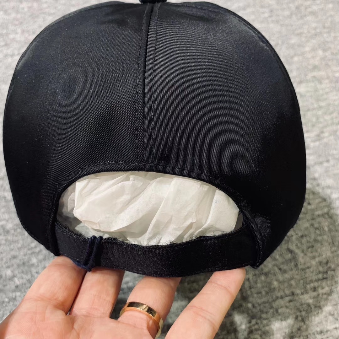 Prada Logo Plaque Baseball Cap In Black
