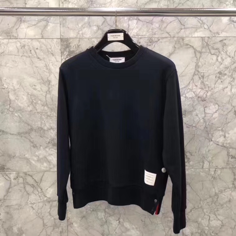 THOM BROWNE THOM BROWNE RWB-STRIPED CREWNECK SWEATSHIRT